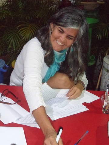 Débora nunes display